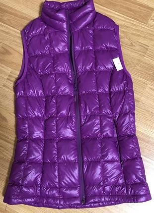 Шикарна пухова  жилетка.