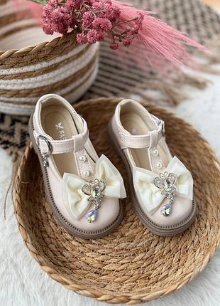 Дитячі красиві туфлі для дівчинки 8