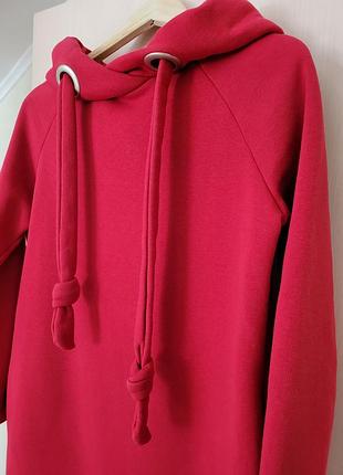 Длинное красное платье