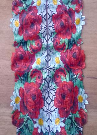 Гердан з трояндами в орнаменті