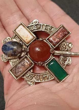 Винтажная кельтская брошка со следами времени и ношения