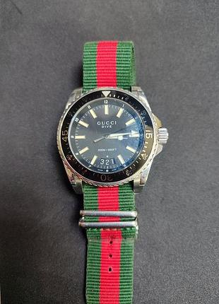 Часы gucci 136.2