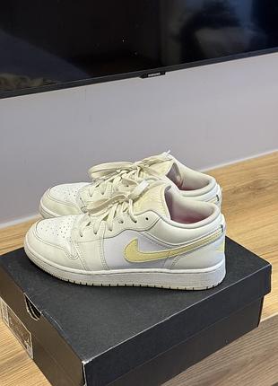 Кросівки nike jordan