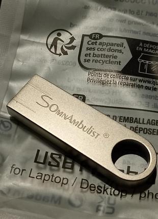 Около 999 песен мр3 плюс бонус видео клипы usb  флешка в отличном состоянии высылаю по украине доставка покупателя предоплата 100%