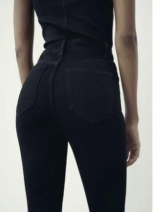 Джинси  скіні  класичні базові  чорні по фігурі висока посадка хс