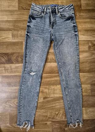 Джинсы женские