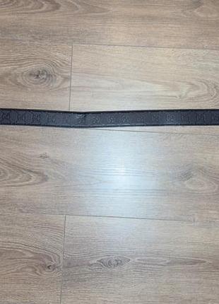 Чоловічий чорний ремінь бренду gucci моделі signature leather belt з тисненням фірмового монограмного візерунка