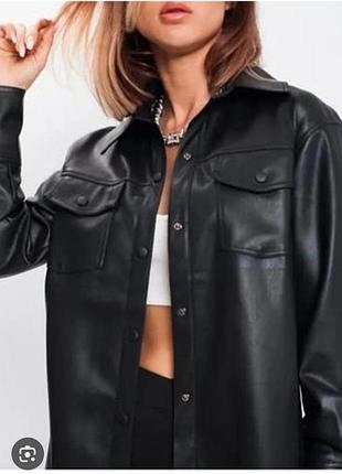 Сорочка з екошкіри жін. bershka