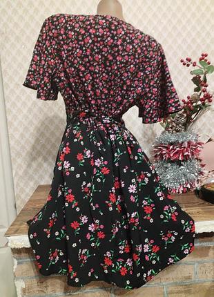 Платье в цветочный принт 4
