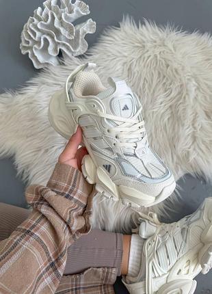 Кроссовки женские