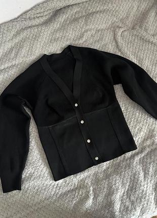 Чорна кофта