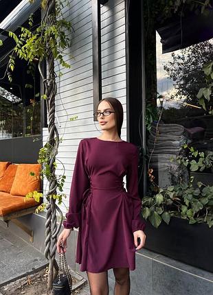 Жіноча сукня з зав'язками