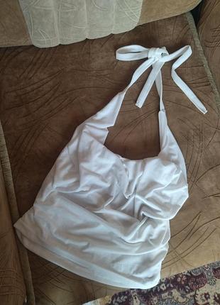 Топ з оголеною спинкою