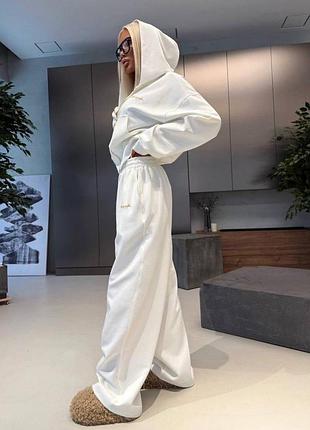 Костюм жіночий