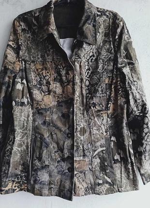 Оригінальна куртка сорочка  у принт квіти, абстракція зелена, оливкова джинсівка