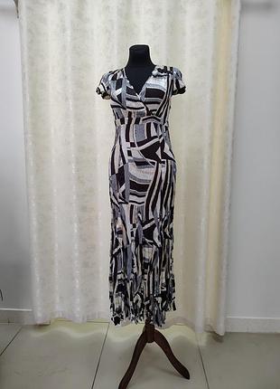 Жіноча сукня