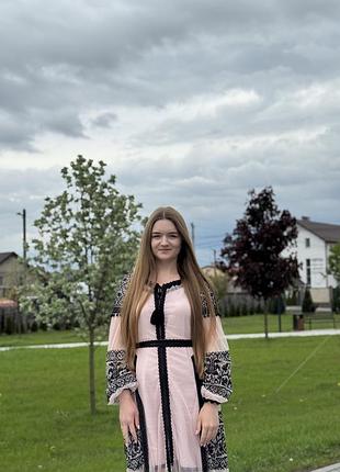 Вишита сукня