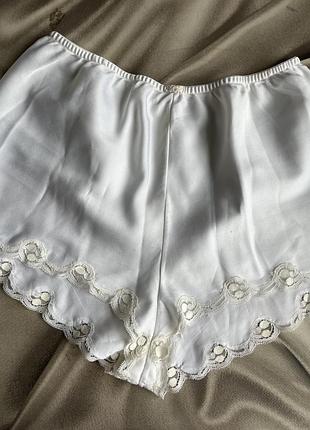 Молочні брендові шортики для дому і сну
