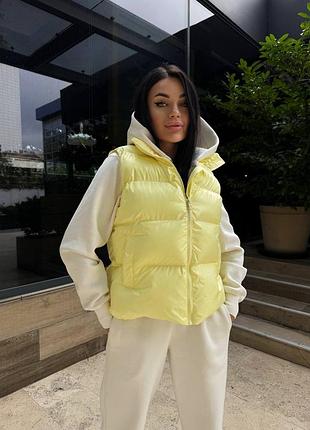 Женский теплый укороченный короткий дутый жилет пуфер дута жилетка желтая желтый