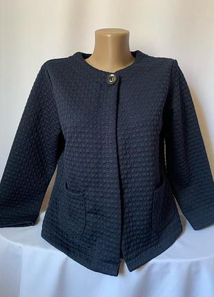 Гарний кардиган вкорочений на гудзику з кишенями кофта піджак з італії