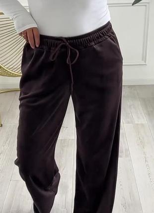 Шоколадные велюровые брюки палаццо с карманами на резинке на средней талии