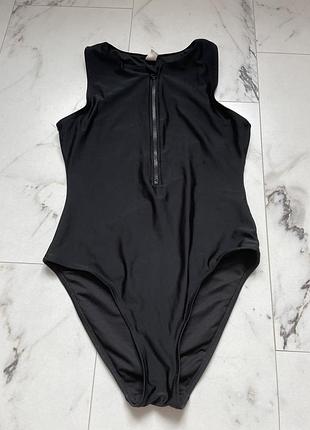 Жіночий суцільний купальник