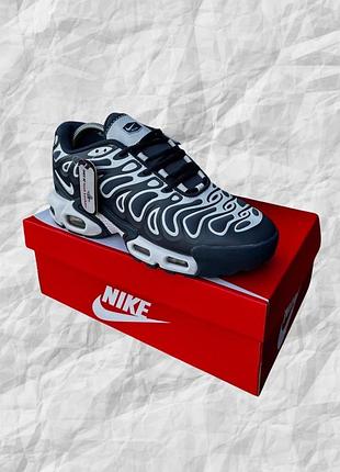 Nike air tn plus drift