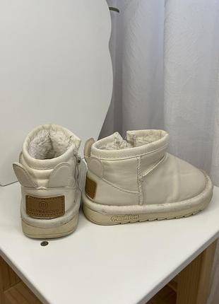 Ugg уги дитячі bormancho шкіряні молочні 19 розмір 12см