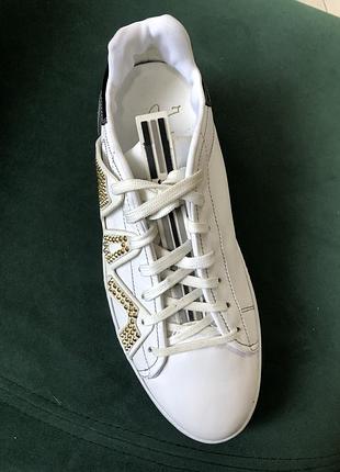 Кросівки жіночі fabi  стелька 27 см ширина 8см