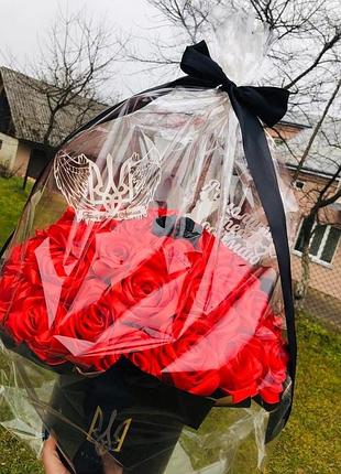 Композиція для героя з атласних троянд