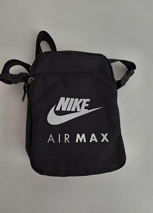 Спортивна жіноча сумка nike