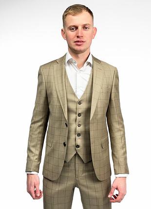 Классический бежевый мужской костюм в клетку с жилеткой приталенный (46, 48, 50, 52, 54, 56)