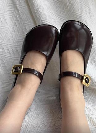 Туфлі на підборах з анатомічним носком