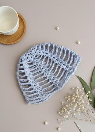 Стильная шапочка кроше тренд сезона, нежно голубая шапка, ручная работа