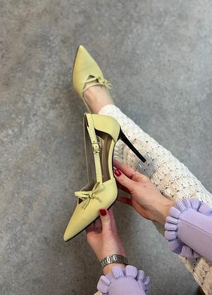 Ексклюзивні туфлі човники з італійської шкіри на шпильці жовті масло