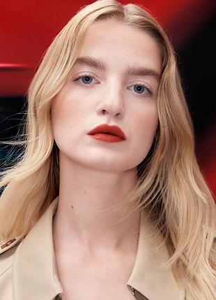 Матова губна помада burberry brit matte lip veil – британська троянда №601