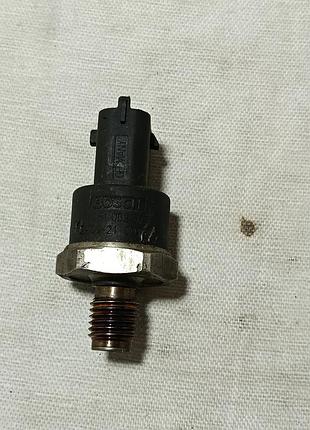 Датчик тиску палива bosh renault 0281002522