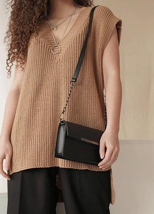Чорна сумка кросбоді на ланцюжку crossbody