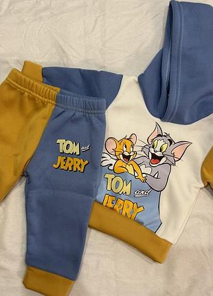 Теплі костюми нові