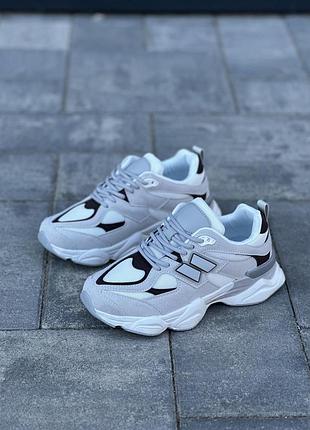 Жіноче взуття кросівки