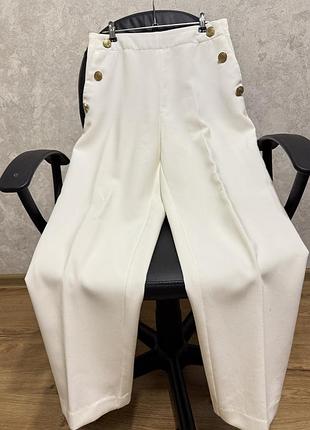 Брюки класичні,прямі ,молочного кольору