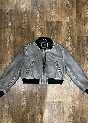 Бомбер під zara