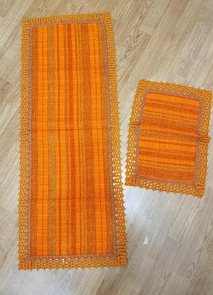 Дві серветки на стіл