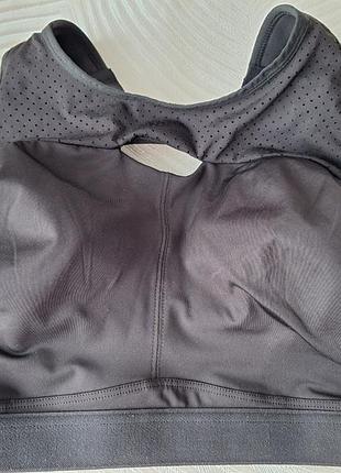 Черный спортивный бюстгальтер топ фирмы marks and spencer размер 36g 80h