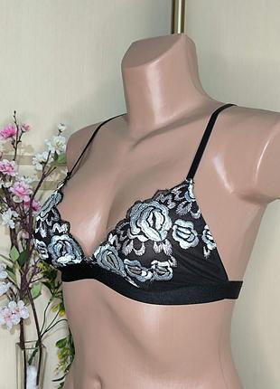 Тонкий бюстгальтер бралет