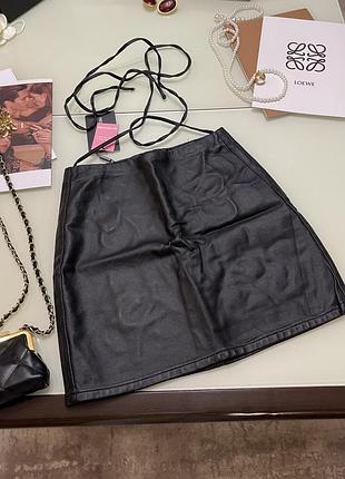 Спідниця під шкіру з завʼязкою на талії