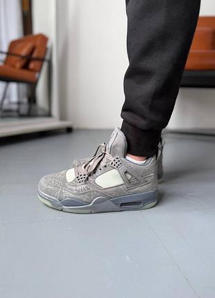 Чоловічі кросівки nike air jordan 4 retro kaws grey джордан сірого кольору
