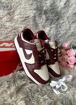 Жіночі кросівки nike sb dunk low bordo white найк данк бордового з білим кольорів