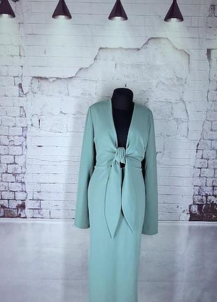 Стильное платье футляр миди