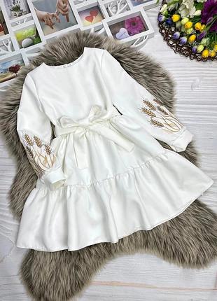 Сукня з вишивкою